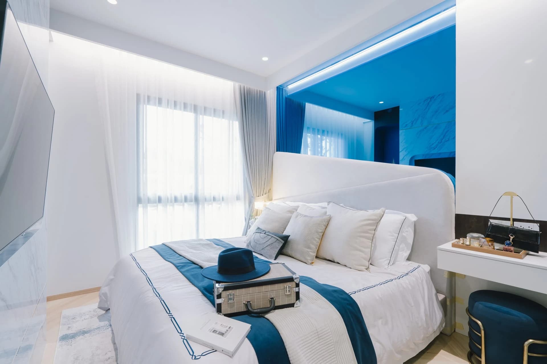 Two-bedroom show apartment: bedroom